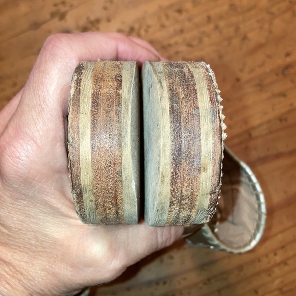 JACK ROGERS Size 7 platinum thong JACKS FLAT sandal pre-loved, leather foot bed - Picture 7 of 9